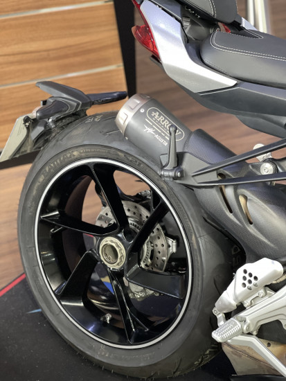 BRUTALE 1000 RS - HAUCONCOURT