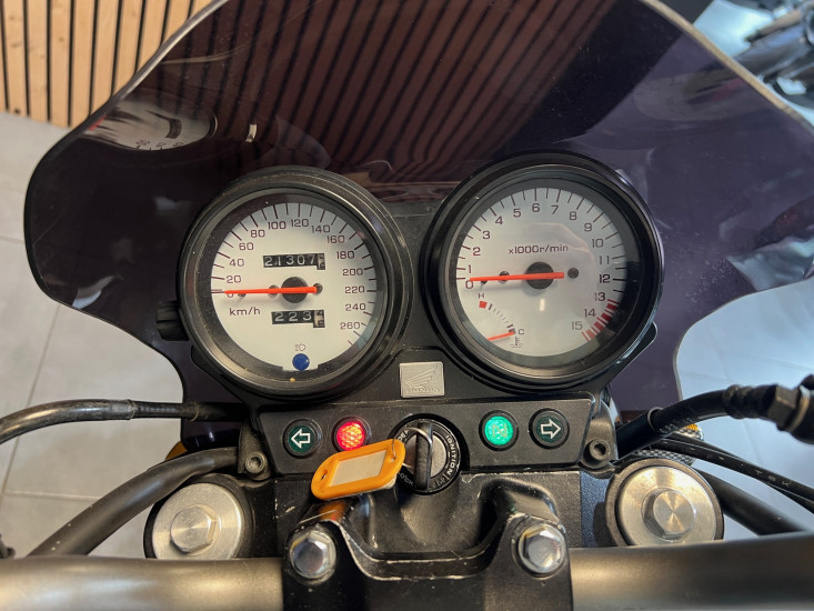 HONDA Hornet 600 CB - HAUCONCOURT