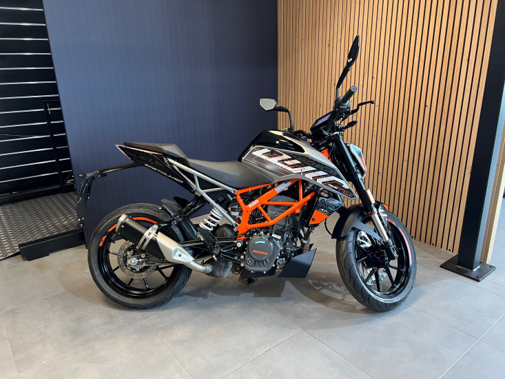 KTM DUKE 125 - HAUCONCOURT
