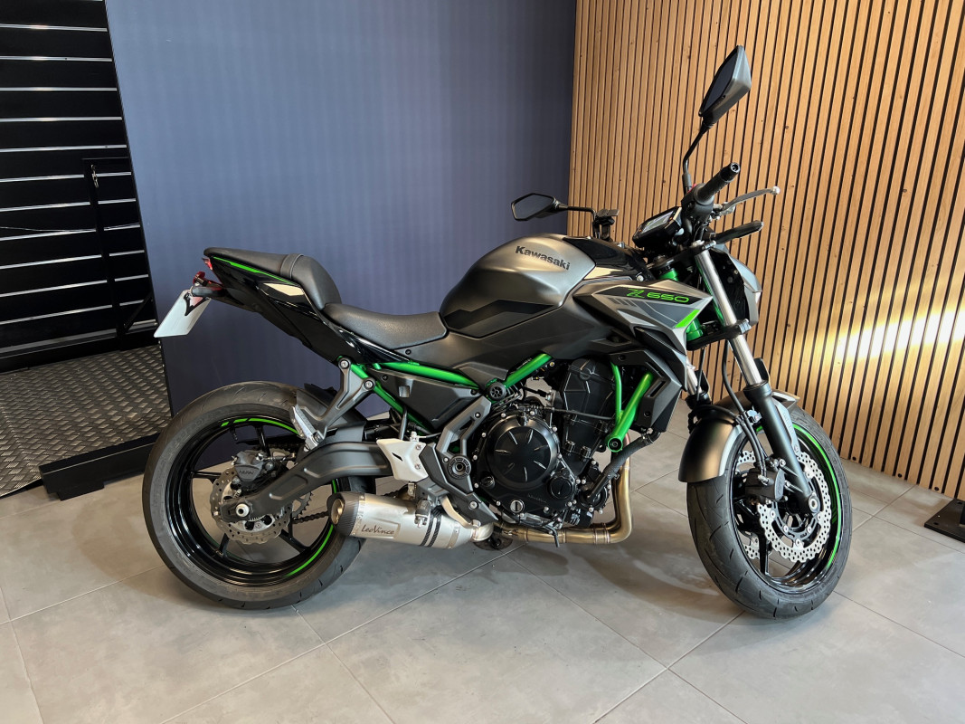 YAMAHA XSR 125 Legacy ESPACE 7  FEYTIAT 