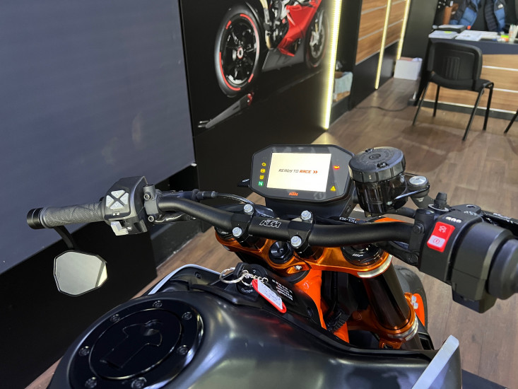 KTM 890 Duke R - HAUCONCOURT